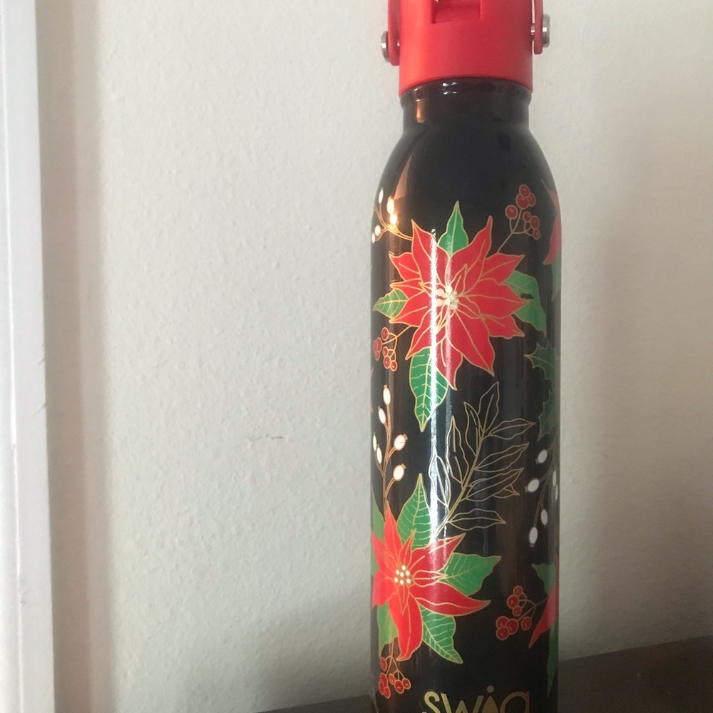 Swig Holiday Poinsettia Stainless Bottle in Black and Red
